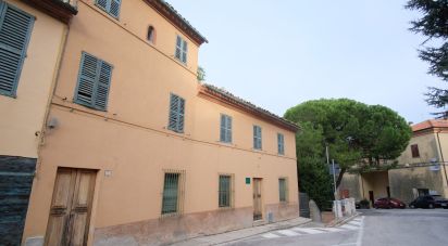 Casa di paese 11 locali di 257 m² in Belvedere Ostrense (60030)