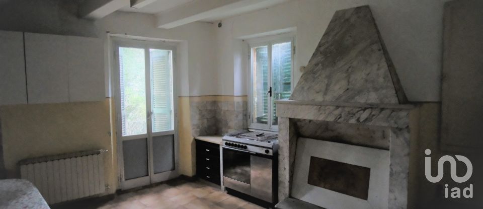 Village house 11 rooms of 257 m² in Belvedere Ostrense (60030)