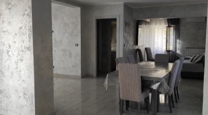 House/villa 7 rooms of 201 sq m in Collecorvino (65010)