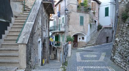 Trilocale di 45 m² a Castel Madama (00024)