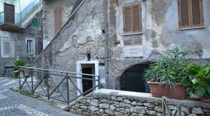 Trilocale di 45 m² a Castel Madama (00024)