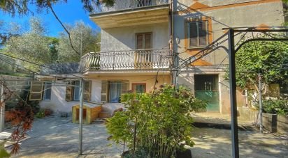 Apartment 8 rooms of 273 m² in Arsoli (00023)