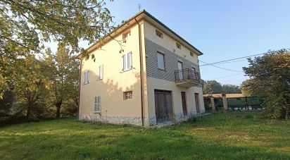 Town house 9 rooms of 300 sq m in Treia (62010)