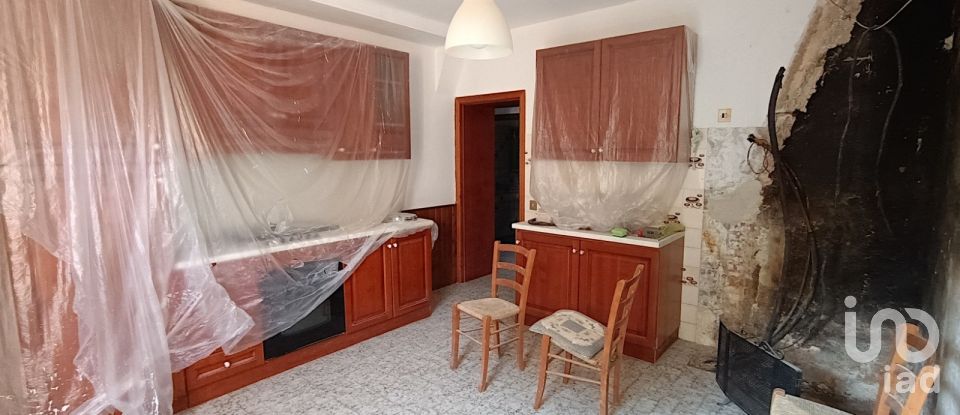 Casa indipendente 9 locali di 300 m² in Treia (62010)