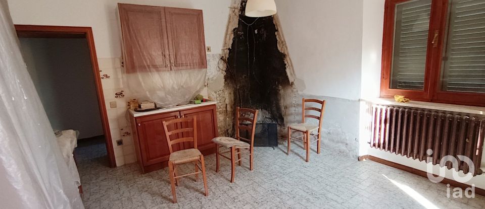 Casa indipendente 9 locali di 300 m² in Treia (62010)