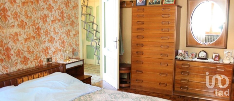 Four-room apartment of 120 m² in Altidona (63824)