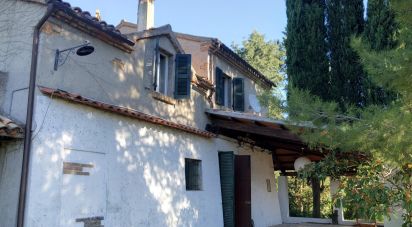 Country house 4 rooms of 145 sq m in San Costanzo (61039)