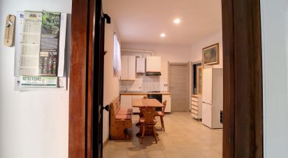 Casa indipendente / Villa 6 locali di 100 m² in Genova (16131)