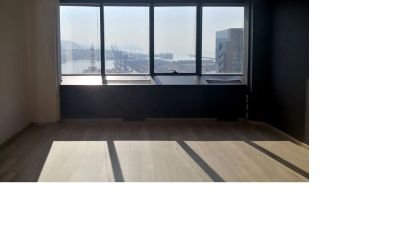 Laboratorio di 50 m² in Genova (16149)