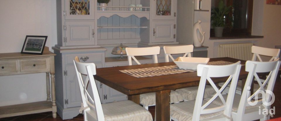 Casa indipendente 6 locali di 181 m² in Casal Velino (84040)