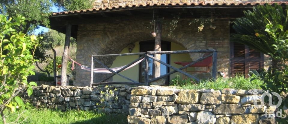 Casa indipendente 6 locali di 181 m² in Casal Velino (84040)