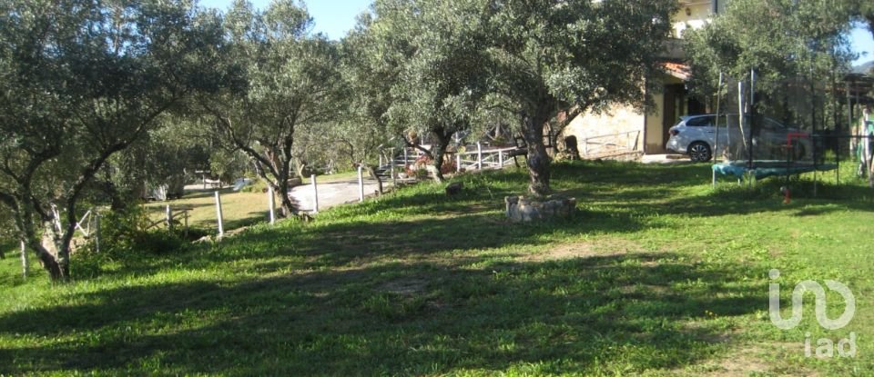 Town house 6 rooms of 181 m² in Casal Velino (84040)