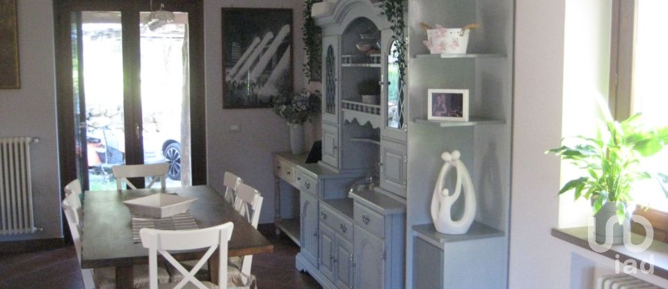 Casa indipendente 6 locali di 181 m² in Casal Velino (84040)