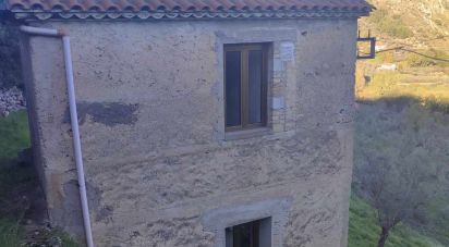 Rustico 1 locale di 80 m² in Santopadre (03030)