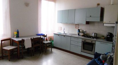 Three-room apartment of 103 m² in Reggio nell'Emilia (42124)