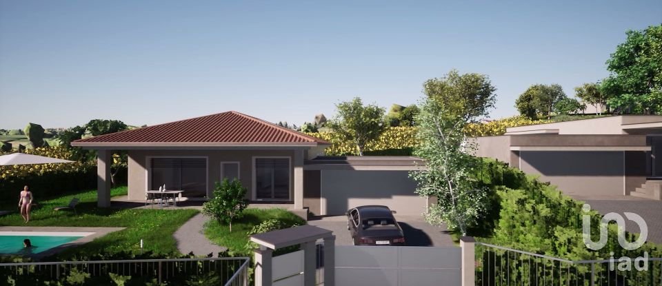 Casa indipendente / Villa 5 locali di 242 m² in Casatenovo (23880)