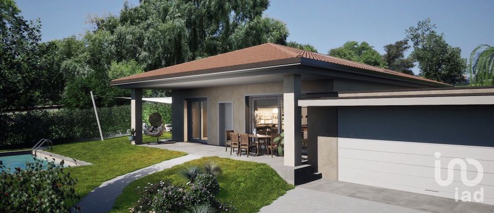 Casa indipendente / Villa 5 locali di 242 m² in Casatenovo (23880)