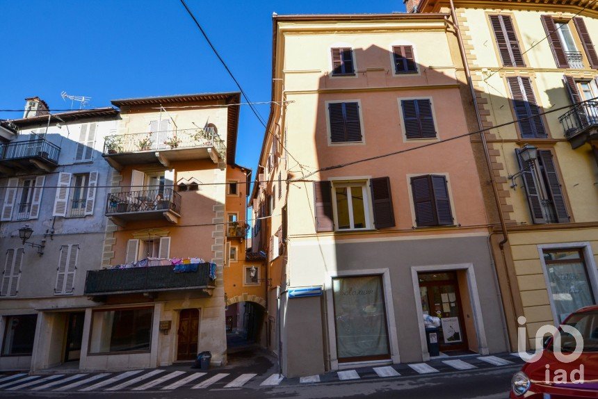 Four-room apartment of 98 m² in Mondovì (12084)
