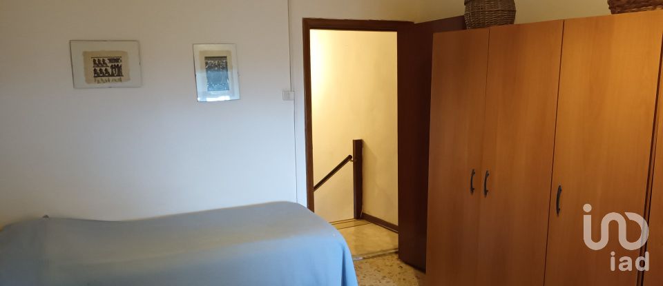 Appartamento 6 locali di 87 m² a Agugliano (60020)