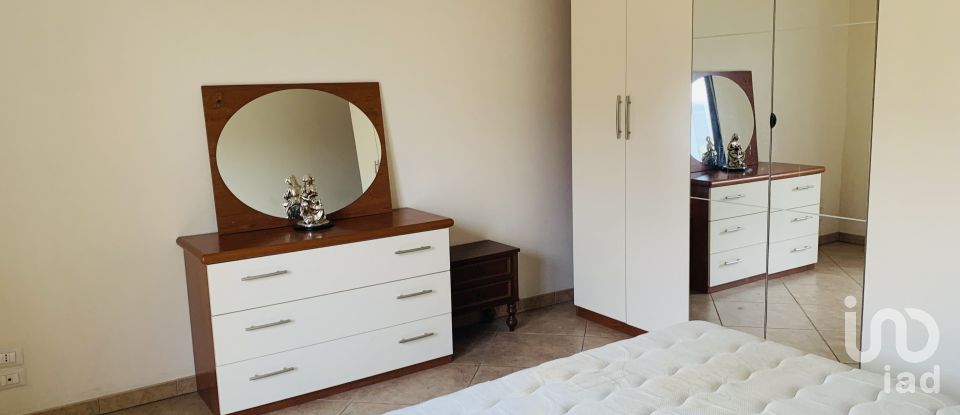 Apartment 6 rooms of 81 m² in Silvi (64028)