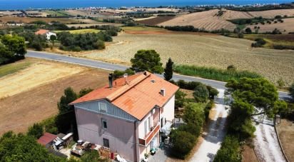 Villa Bifamiliare 10 locali di 300 m² in Fano (61032)
