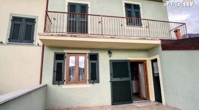 Four-room apartment of 81 sq m in Neirone (16040)