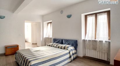 Quadrilocale di 81 m² a Neirone (16040)