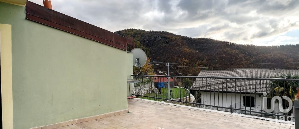 Four-room apartment of 81 m² in Neirone (16040)