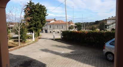 House boat 21 rooms of 457 m² in Notaresco (64024)