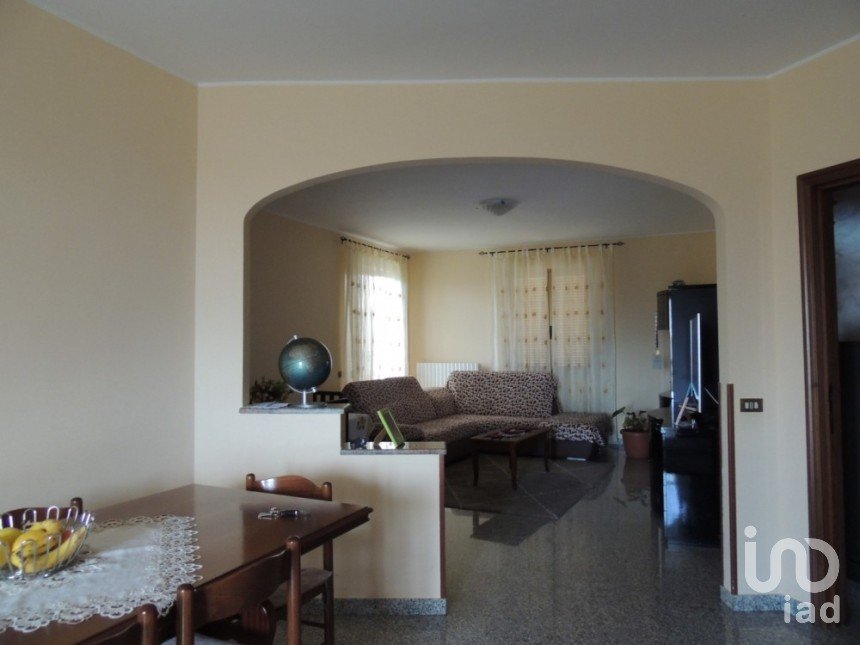 Apartment 10 rooms of 155 m² in Notaresco (64024)
