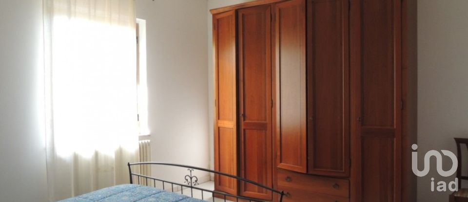 Apartment 13 rooms of 270 m² in Notaresco (64024)
