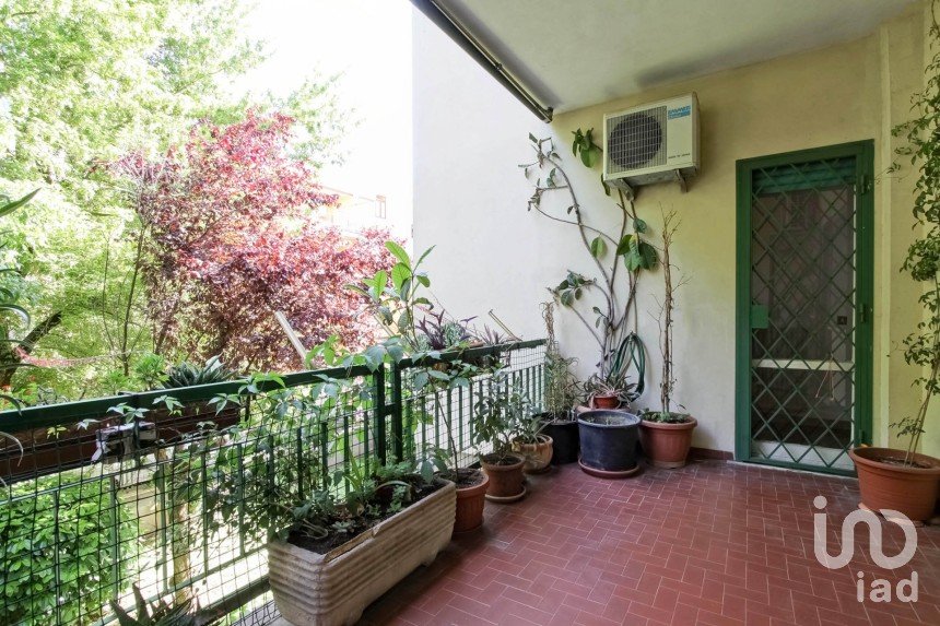 Four-room apartment of 145 m² in Roma (00156)