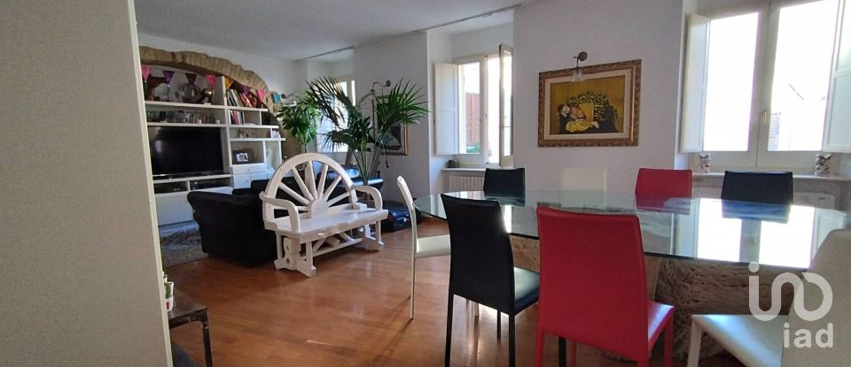 Apartment 5 rooms of 130 m² in Monte Urano (63813)