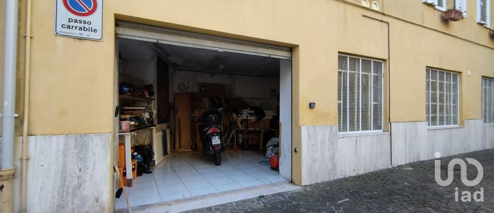 Appartamento 5 locali di 130 m² a Monte Urano (63813)