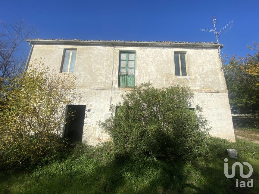 Rustico 5 locali di 250 m² in Giulianova (64021)