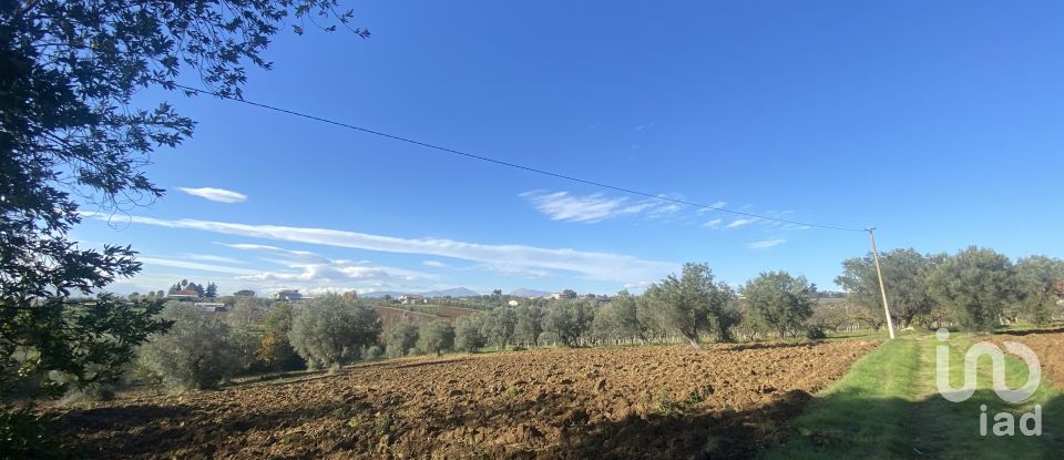 Rustico 5 locali di 250 m² in Giulianova (64021)