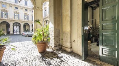 Shop / premises commercial of 190 m² in Roma (00186)