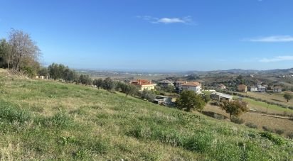 Terreno di 20.000 m² in Castellalto (64020)