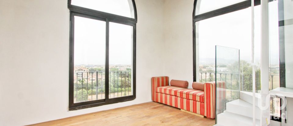 Attico / Mansarda / Loft 3 locali di 65 m² a Roma (00178)