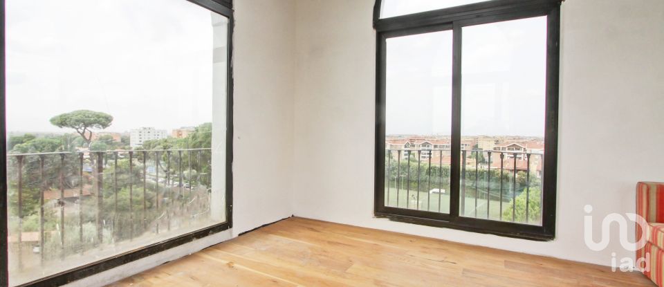 Loft 3 rooms of 65 m² in Roma (00178)