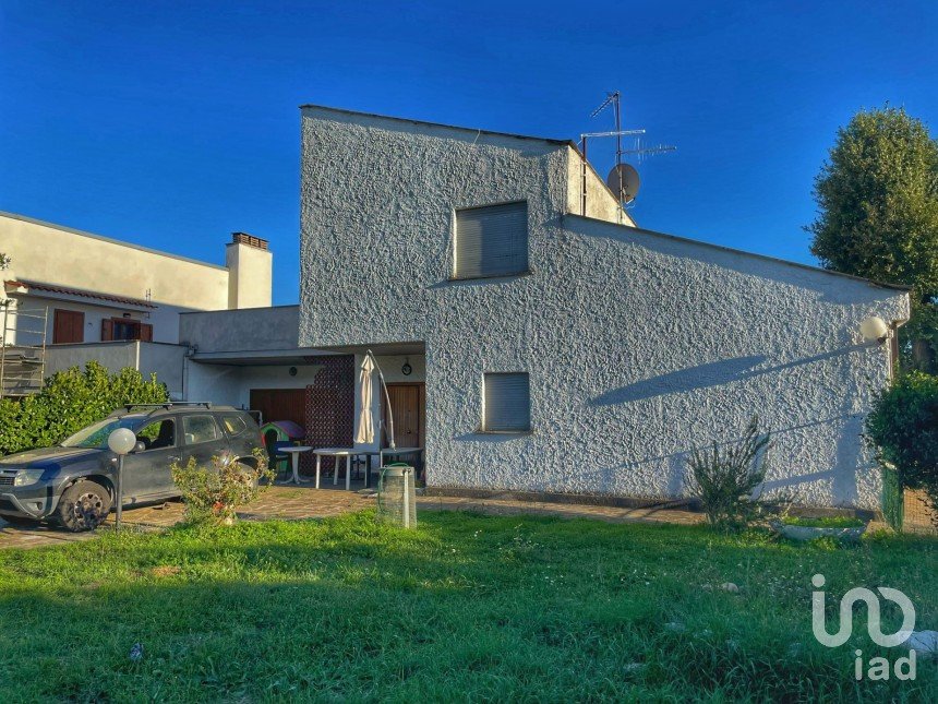 Casale 6 locali di 300 m² in Tivoli (00019)