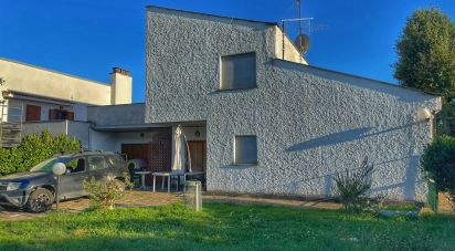 Casale 6 locali di 300 m² in Tivoli (00019)