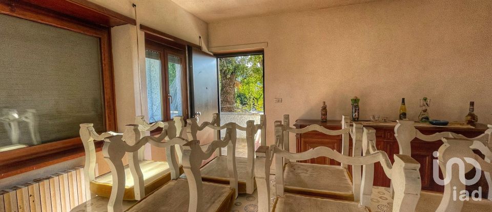 Casale 6 locali di 300 m² in Tivoli (00019)