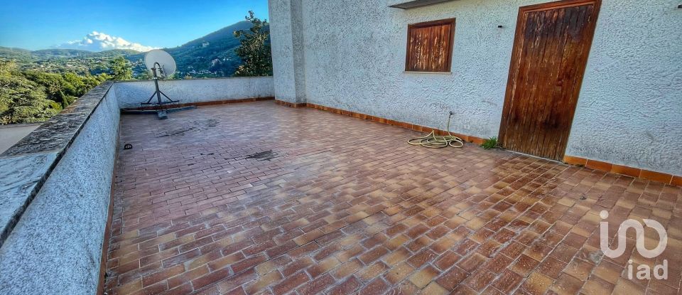 Casale 6 locali di 300 m² in Tivoli (00019)