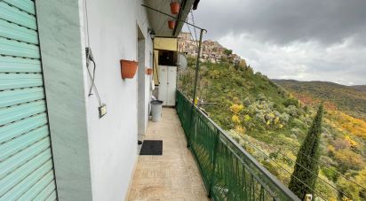 Four-room apartment of 98 sq m in San Polo dei Cavalieri (00010)