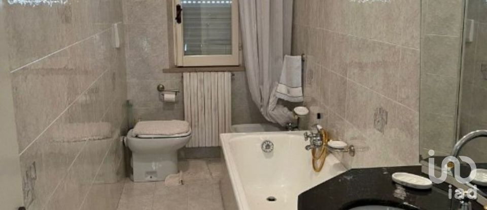 Casa indipendente / Villa 11 locali di 280 m² in Sant'Egidio alla Vibrata (64016)
