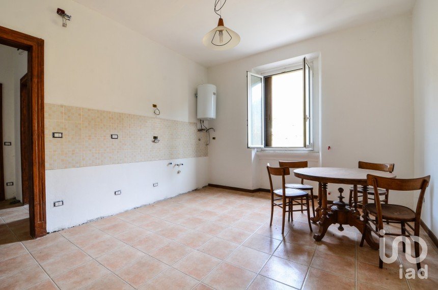 Appartamento 9 locali di 146 m² a Cengio (17056)