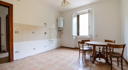 Apartment 9 rooms of 146 sq m in Cengio (17056)
