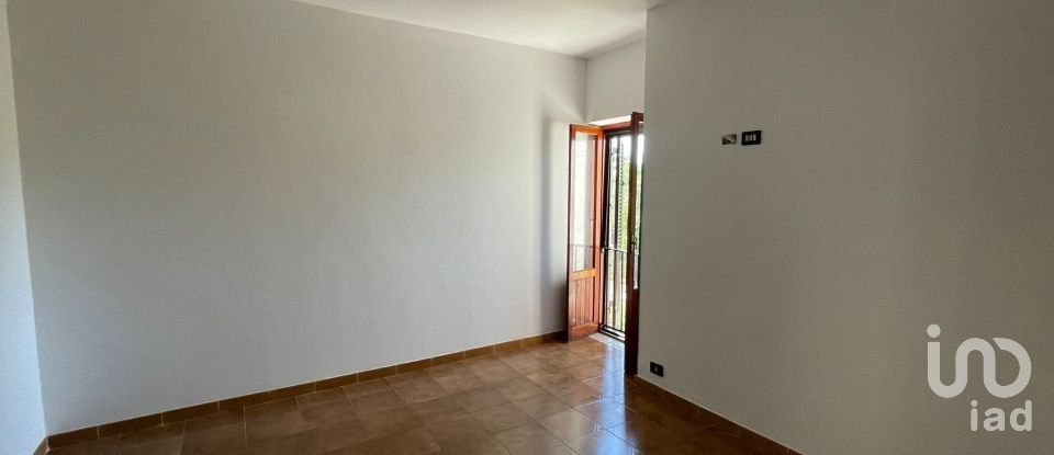 Villa 4 locali di 166 m² in Gerano (00025)