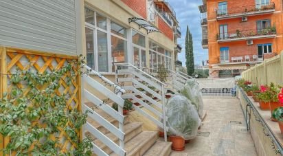 Attività locali di 1.000 m² in Tivoli (00011)